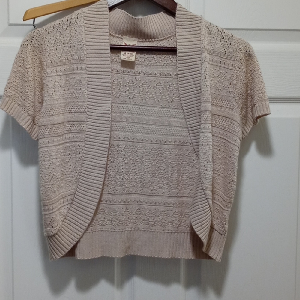 Short sleeve sweater